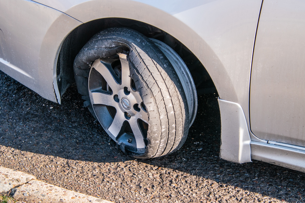 tire-blowouts-top-cause-of-accidents-traffic-accident-lawyer